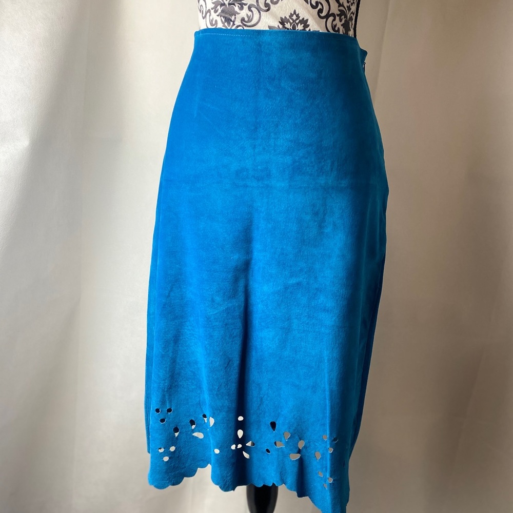 SINGLE sweet suede skirt.